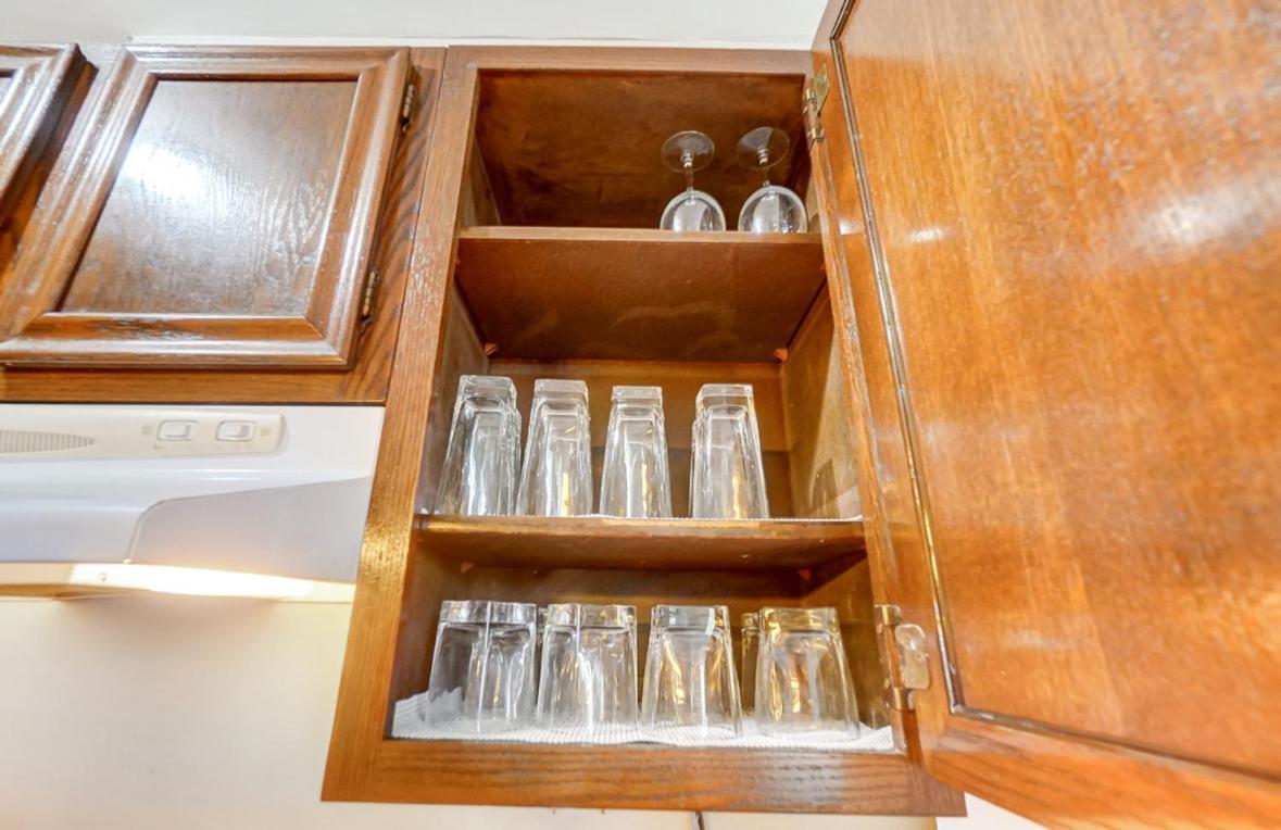 Spacious 4 Bedroom Overlooking River *